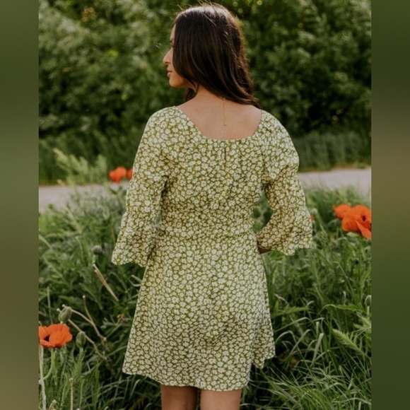 NWT Small Roolee Holding on Detail Green Floral Dress - Picture 2 of 4